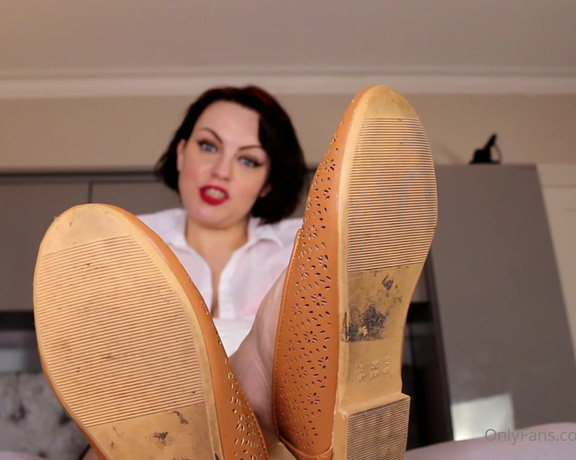 GoddessAmyWynters aka Amywynters OnlyFans - VIDEO Its your first day under my desk as my newly appointed office foot bitch I am here to let