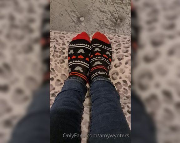 GoddessAmyWynters aka Amywynters OnlyFans - Exclusive 1st look of my sexy feet freshly pedicured! TIP $10 on the campaign & get a reveal video