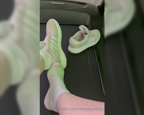 GoddessAmyWynters aka Amywynters OnlyFans - Sweaty feet my pedicure is due! What colour should I get And who is paying