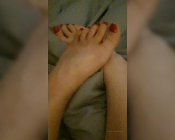 GoddessAmyWynters aka Amywynters OnlyFans - Clip  Although its Toes Tuesday as well so lets not forget these little beauties