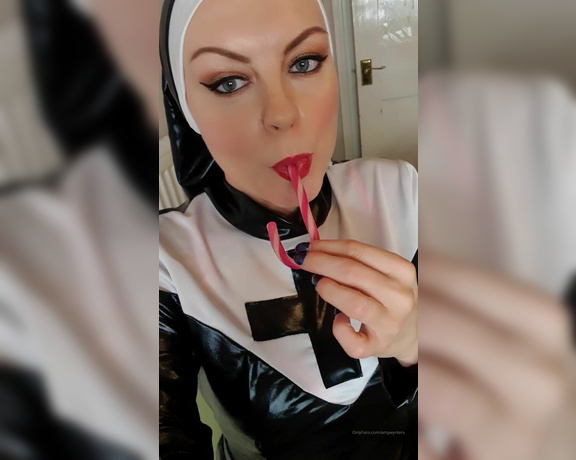 GoddessAmyWynters aka Amywynters OnlyFans - Clip  Hmmmm candy