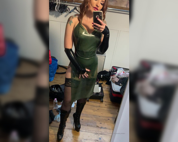 Adreena Cuckoldress aka Adreenacuckoldress OnlyFans - What do you think of my outfit for today’s shoot