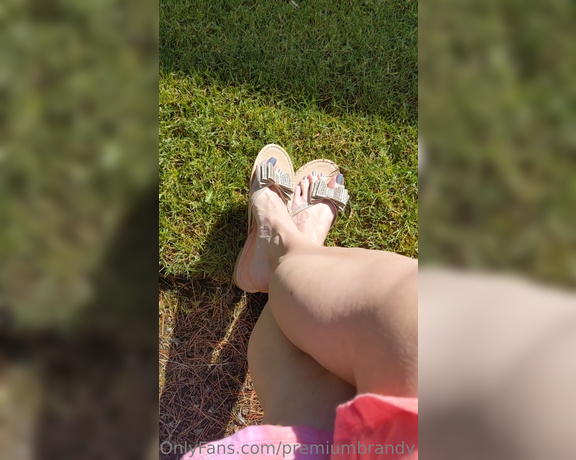 Brandy Elliott aka Premiumbrandy OnlyFans - BlueGreenPurple Holographic Toes Flip flop Play I was just trying to make a new flip flop play but