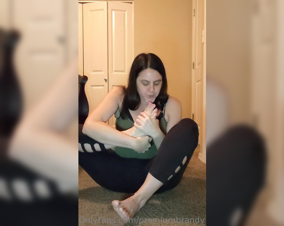 Brandy Elliott aka Premiumbrandy OnlyFans - Pink Toes Self worship I sensually suck and lick my toes Paying attention to each toe and get all