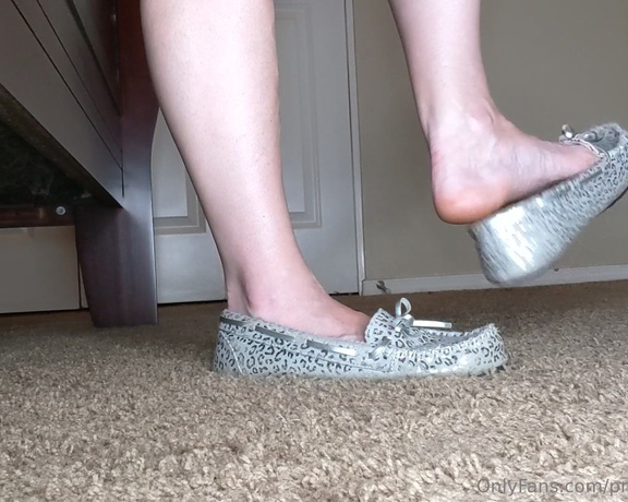Brandy Elliott aka Premiumbrandy OnlyFans - White Moccasin Shoe Play I just wish you could smell these Wearing them for months now and they sme