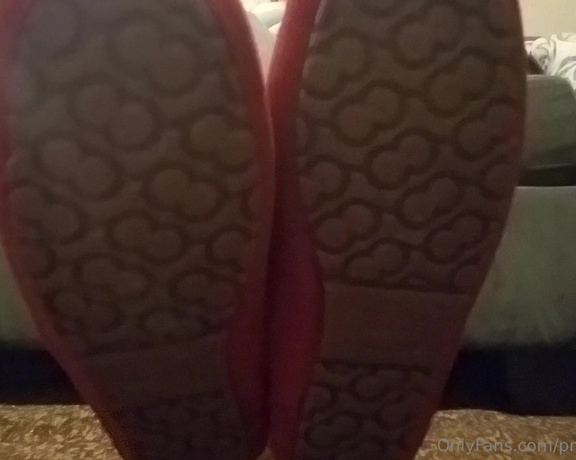 Brandy Elliott aka Premiumbrandy OnlyFans - Red Moccasins Shoe Play I tease you by playing with my moccasins Slowly slipping them off to dangle