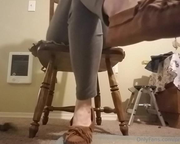 Brandy Elliott aka Premiumbrandy OnlyFans - Moccasin Shoe Play I tease you by playing with my moccasins Slowly slipping them off to dangle and