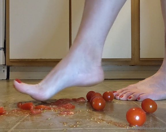 Brandy Elliott aka Premiumbrandy OnlyFans - Tomatoes You know what to cherry tomatoes with my toes and feet