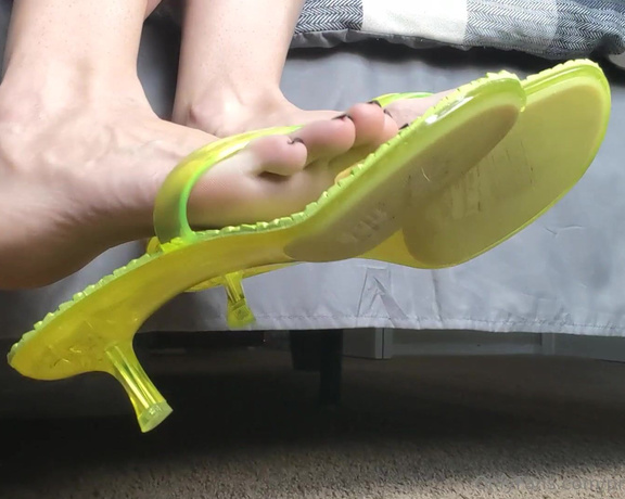 Brandy Elliott aka Premiumbrandy OnlyFans - Neon Yellow Flip Flop These high heel flip flops are so cute They look incredible on my feet Espec