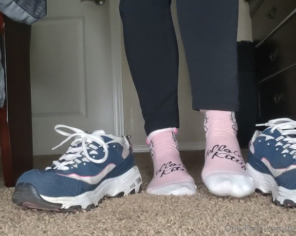 Brandy Elliott aka Premiumbrandy OnlyFans - Stinky Shoe and Sock Removal JOI Slowly removing my sweaty stinky shoes and socks for you, letting