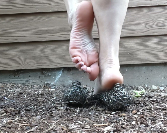 Brandy Elliott aka Premiumbrandy OnlyFans - Jelly Shoe Play Outside enjoying the warm air and playing around with my jelly shoes I slip them