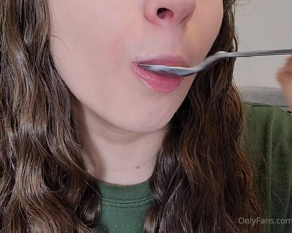 Davina aka Thedavinagold OnlyFans - Mouth Tour In this video, I show you what the inside of my mouth looks like I continually show