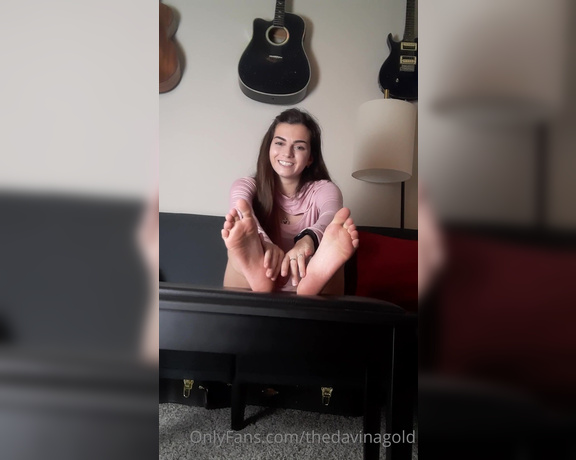 Davina aka Thedavinagold OnlyFans - Classmate Feet JOI POV Im your classmate and Ive come over for a study sessionhelp with homework