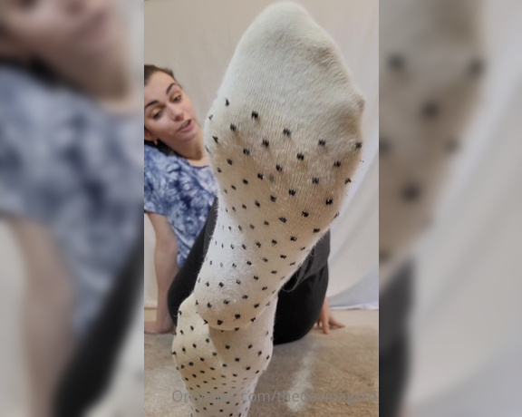 Davina aka Thedavinagold OnlyFans - Gym Shoe & Sock Removal