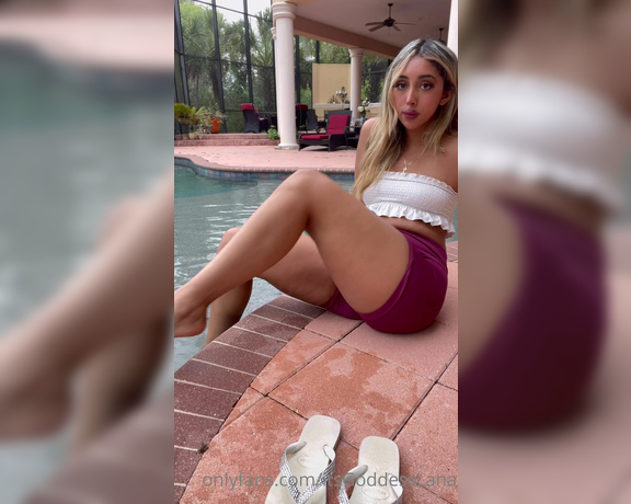 Goddess Lana aka Itsgoddesslana OnlyFans - Come play with my toes and wet soles before i go swim