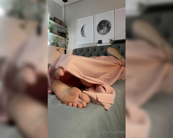 Luna Feet aka Lunafeet OnlyFans - You entered my room and saw me sleeping