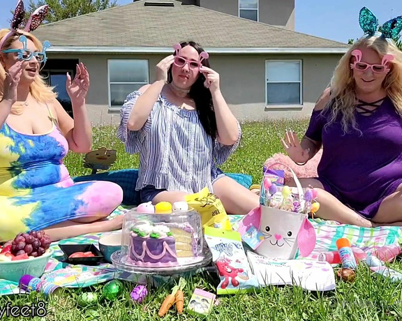 MyPrettyFeet8 aka Myprettyfeet8 OnlyFans - Easter Picnic with @sweetesthangsfeet and @heavenlyxperience Were enjoying our Easter lunch in the