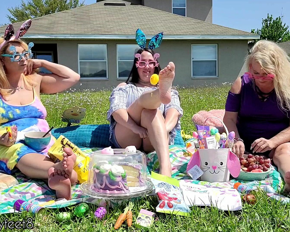 MyPrettyFeet8 aka Myprettyfeet8 OnlyFans - Easter Picnic with @sweetesthangsfeet and @heavenlyxperience Were enjoying our Easter lunch in the