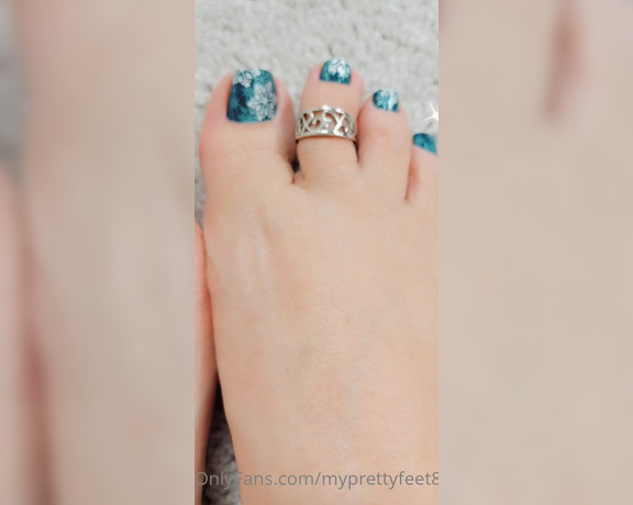 MyPrettyFeet8 aka Myprettyfeet8 OnlyFans - Snowflake snapclip!