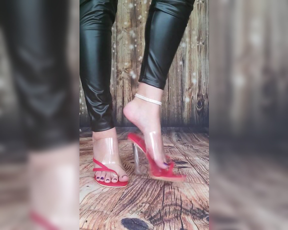 MyPrettyFeet8 aka Myprettyfeet8 OnlyFans - Sexy heels and leather pants