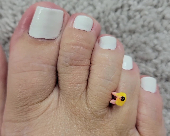 MyPrettyFeet8 aka Myprettyfeet8 OnlyFans - I could easily squish these tinies