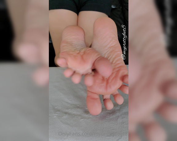 MyPrettyFeet8 aka Myprettyfeet8 OnlyFans - Sexy exclusive clip of my soles from behind, and nude nails!!