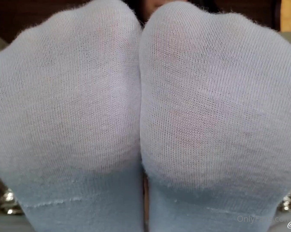 MyPrettyFeet8 aka Myprettyfeet8 OnlyFans - Full length premade day! Fan Gets my stinky socks! Joi