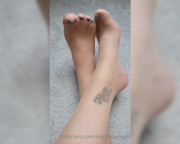 MyPrettyFeet8 aka Myprettyfeet8 OnlyFans - A sexy tease in nylons