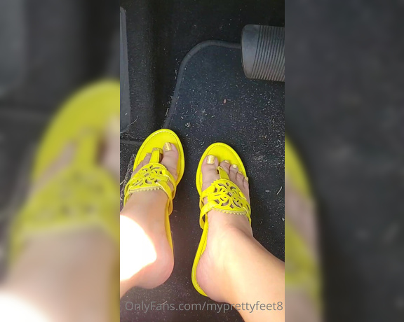 MyPrettyFeet8 aka Myprettyfeet8 OnlyFans - In car tease with my flip flops