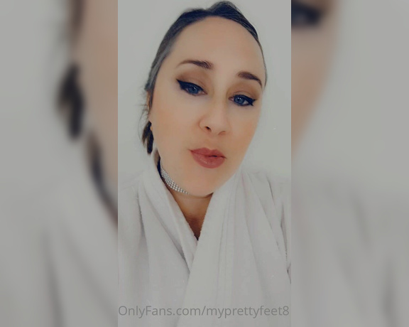 MyPrettyFeet8 aka Myprettyfeet8 OnlyFans - Filming and cold!