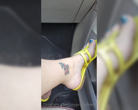 MyPrettyFeet8 aka Myprettyfeet8 OnlyFans - Yellow Sandals really bring out that sparkly blue nail polish