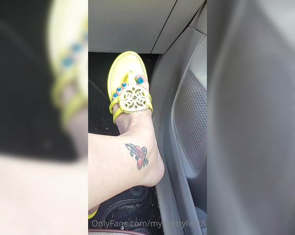 MyPrettyFeet8 aka Myprettyfeet8 OnlyFans - Yellow Sandals really bring out that sparkly blue nail polish