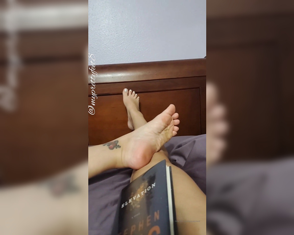 MyPrettyFeet8 aka Myprettyfeet8 OnlyFans - I love relaxing with a book! This week youll get a whole lot of white toenails!