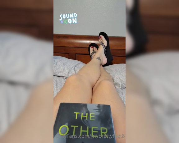 MyPrettyFeet8 aka Myprettyfeet8 OnlyFans - I found some time to read! Thats my me time Whats yours