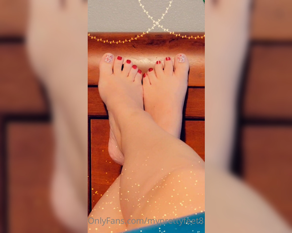 MyPrettyFeet8 aka Myprettyfeet8 OnlyFans - A little reading time