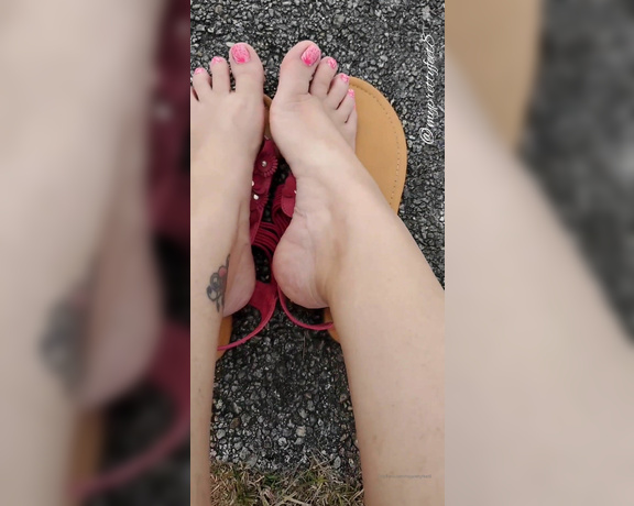 MyPrettyFeet8 aka Myprettyfeet8 OnlyFans - Heres a short little clip just for yall! Enjoy!