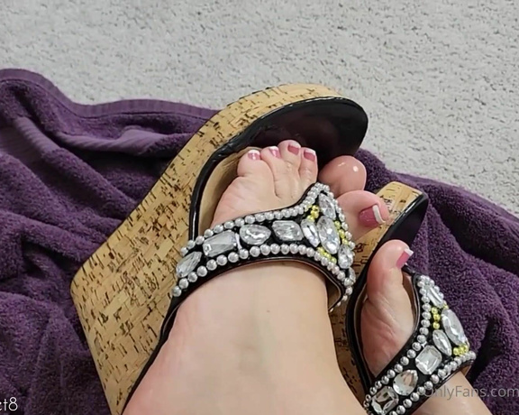 MyPrettyFeet8 aka Myprettyfeet8 OnlyFans - Shoejob Wedge Flip Flops Mmm youve been staring at my sexy wedge flip flops all night and I know