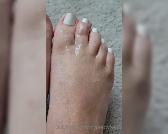 MyPrettyFeet8 aka Myprettyfeet8 OnlyFans - Got a quick clip of the cum on my toes before it started to drip from my body heat