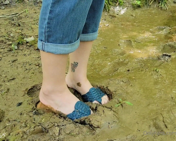 MyPrettyFeet8 aka Myprettyfeet8 OnlyFans - Full Length Muddy Fun with FlipFlops 10 min premade clip DAY! haha Ive found a large muddy spot