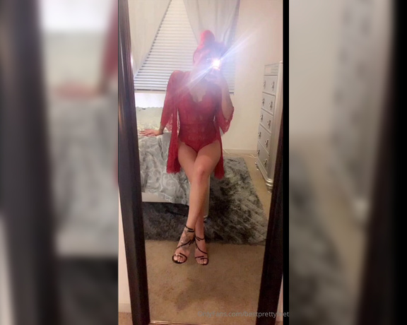 Raes Pretty feet aka Bestprettyfeet OnlyFans Video 236