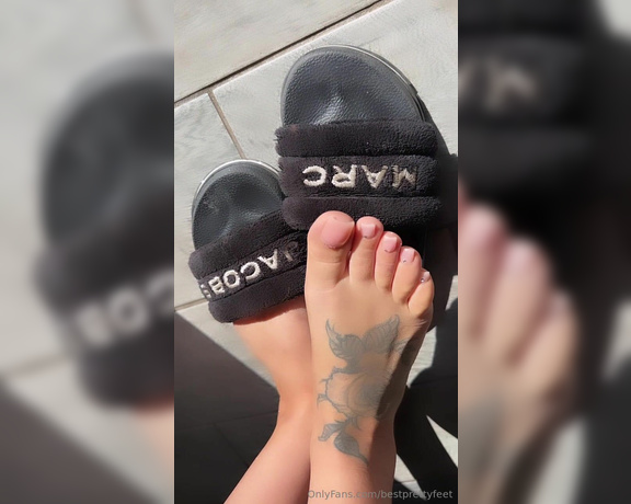 Raes Pretty feet aka Bestprettyfeet OnlyFans Video 290