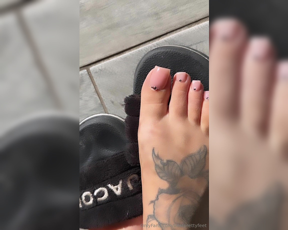 Raes Pretty feet aka Bestprettyfeet OnlyFans Video 290