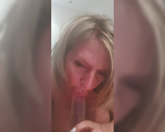 Sarahh_B aka Sarahh_b OnlyFans - Bedtime blowy