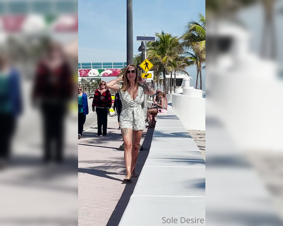 Sole Desire3 aka Soledesire3 OnlyFans - The pretty woman I imagine has gigantic Gs like me walking down the street Just a cute clip