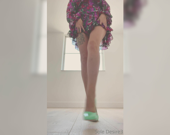 Sole Desire3 aka Soledesire3 OnlyFans - Im the BOSS so you better fucking listen! And if you plan on starring at my feet you better OBE