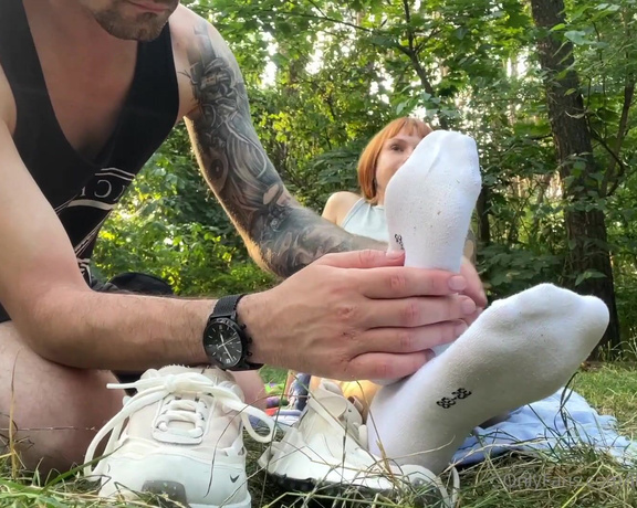 LifeStyle Femdom aka Lifestylefemdom OnlyFans - He worships my feet even in a public park!