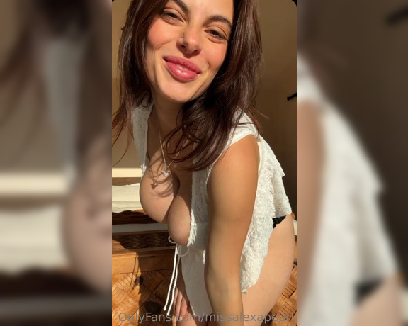 Mama Alexa aka Missalexapearl OnlyFans - This is my favorite kind of videos to make I hope you love seeing my silly personality, and enjoy