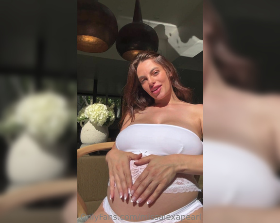 Mama Alexa aka Missalexapearl OnlyFans - Well apparently my 28 week Bumpdate Never came through last week! But I was checking and realized 1