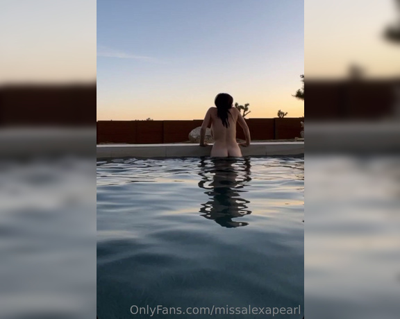 Mama Alexa aka Missalexapearl OnlyFans - Stellar evening in the pool staying WET Just how I like it 2