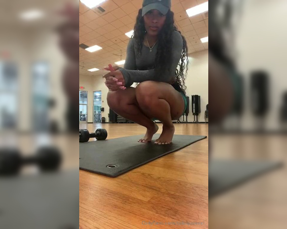 Ri aka Solequeenri OnlyFans - Post workout stretching at the gym do y’all like the lives Or should I just post short clips